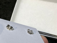 Charger l'image dans la galerie, Silver Triangle Kiss Studs