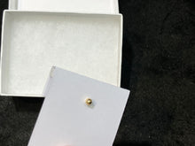 Laden Sie das Bild in den Galerie-Viewer, Gold Solitaire Cubic Zirconia Barbell Ania Haie
