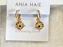 Laden Sie das Bild in den Galerie-Viewer, Gold Astrolabe Charm Huggies