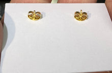 Laden Sie das Bild in den Galerie-Viewer, Gold Mint Green Floral Stud Earrings