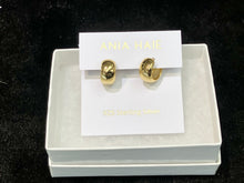 Laden Sie das Bild in den Galerie-Viewer, Gold Chubby Small Huggie Hoop Earrings