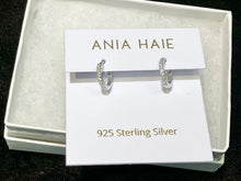 Laden Sie das Bild in den Galerie-Viewer, Silver Sparkle Huggie Hoop Earrings