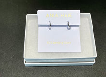 Laden Sie das Bild in den Galerie-Viewer, Silver Smooth Mini Huggie Hoop Earrings