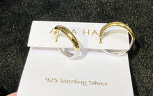 Laden Sie das Bild in den Galerie-Viewer, Two Tone Hoop Earrings