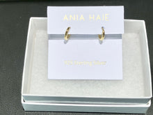 Charger l'image dans la galerie, Gold Smooth Mini Huggie Hoop Earrings