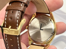 Laden Sie das Bild in den Galerie-Viewer, Seiko Watch With Leather Strap