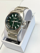 Laden Sie das Bild in den Galerie-Viewer, Seiko Men's Watch Green Dial With Date