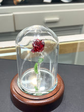 Laden Sie das Bild in den Galerie-Viewer, Enchanted Rose Crystal Figurine