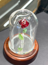Laden Sie das Bild in den Galerie-Viewer, Enchanted Rose Crystal Figurine