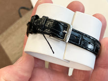 Cargar imagen en el visor de la galería, Women's Seiko Watch With Leather Strap