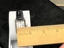 Cargar imagen en el visor de la galería, Women's Seiko Watch With Leather Strap