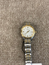 Laden Sie das Bild in den Galerie-Viewer, Seiko Women&#39;s Two Tone Stainless Watch With Date