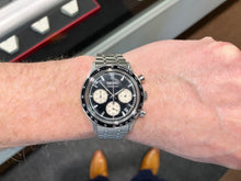 Cargar imagen en el visor de la galería, Seiko Essentials Chronograph Watch