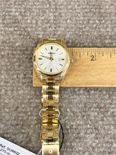 Cargar imagen en el visor de la galería, Women&#39;s Seiko Gold Tone Stainless Steel Watch