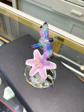 Load image into Gallery viewer, Dragonfly And Lily Glass Figurine