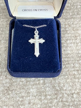 Charger l&#39;image dans la galerie, Silver Cross With Chain