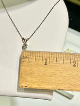 Cargar imagen en el visor de la galería, Natural Round Half Carat Diamond Pendant And Chain