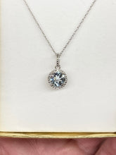 Charger l&#39;image dans la galerie, Aquamarine And Diamond Silver Pendant With Chain