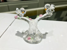 Cargar imagen en el visor de la galería, Songbirds Crystal Figurine