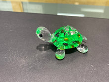 Charger l&#39;image dans la galerie, Green Turtle Glass Figurine