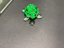 Charger l&#39;image dans la galerie, Green Turtle Glass Figurine