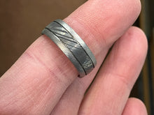 Charger l&#39;image dans la galerie, Damascus Steel Wedding Ring