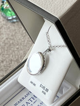 Laden Sie das Bild in den Galerie-Viewer, Oval Silver Locket And Chain