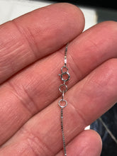 Cargar imagen en el visor de la galería, Tanzanite And Natural Diamond Pendant