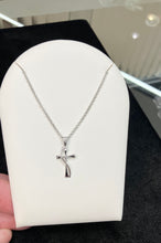 Charger l'image dans la galerie, Diamond Silver Cross Pendant