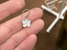 Cargar imagen en el visor de la galería, White Cherry Blossom Pink Sapphire Earrings