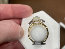 Charger l&#39;image dans la galerie, Ethiopian Opal And Diamond Gold Ring
