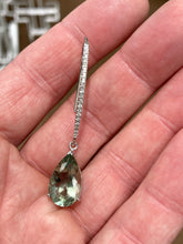 Cargar imagen en el visor de la galería, Green Amethyst And Diamond White Gold Dangle Earrings