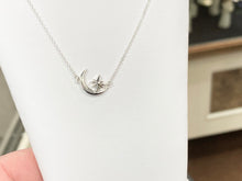 Cargar imagen en el visor de la galería, Crescent Moon And Star Silver Necklace