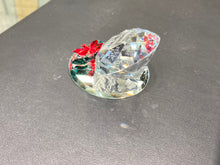 Laden Sie das Bild in den Galerie-Viewer, Merry Christmas Diamond With Poinsettia Crystal