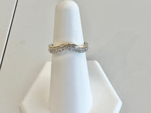 Cargar imagen en el visor de la galería, Natural Diamond Yellow And White Gold Curved Diamond Ring