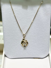 Charger l'image dans la galerie, Gold Mother And Child Pendant With Sapphire