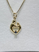 Charger l'image dans la galerie, Gold Mother And Child Pendant With Sapphire