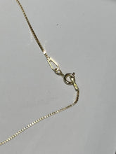 Charger l'image dans la galerie, Gold Mother And Child Pendant With Sapphire