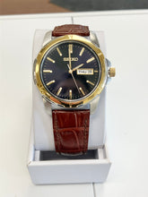 Laden Sie das Bild in den Galerie-Viewer, Seiko Essentials Men's Watch With Day And Date