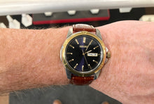 Laden Sie das Bild in den Galerie-Viewer, Seiko Essentials Men's Watch With Day And Date