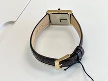 Laden Sie das Bild in den Galerie-Viewer, Women's Gold Tone Brown Leather Strap Seiko Watch