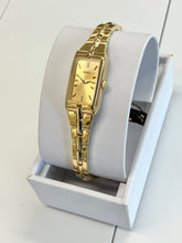 Laden Sie das Bild in den Galerie-Viewer, Women's Seiko Gold Tone Stainless Steel Watch SWR048