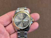 Cargar imagen en el visor de la galería, Seiko Essentials Men&#39;s Two Tone Stainless Steel Watch