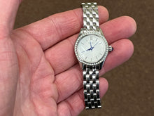 Laden Sie das Bild in den Galerie-Viewer, Seiko Women&#39;s Watch With Crystals