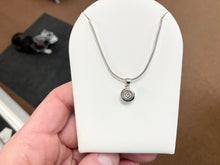 Load image into Gallery viewer, Silver Pendant With Chain