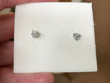 Cargar imagen en el visor de la galería, Lab Grown Diamond Stud Earrings 1.02 Carats