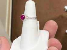 Charger l&#39;image dans la galerie, Red Swarovski Zirconia Silver Halo Ring