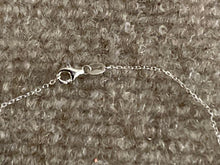 Cargar imagen en el visor de la galería, Silver Peridot Colored Swarovski Zirconia Pendant And Chain