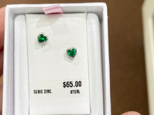 Laden Sie das Bild in den Galerie-Viewer, Silver Baby Earrings Heart Shaped Green Cubic Zirconia