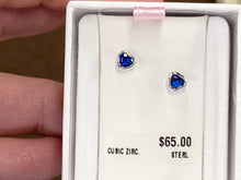 Laden Sie das Bild in den Galerie-Viewer, Silver Blue Heart Shaped Baby Earrings